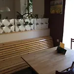 Szálloda Charles Square 3*