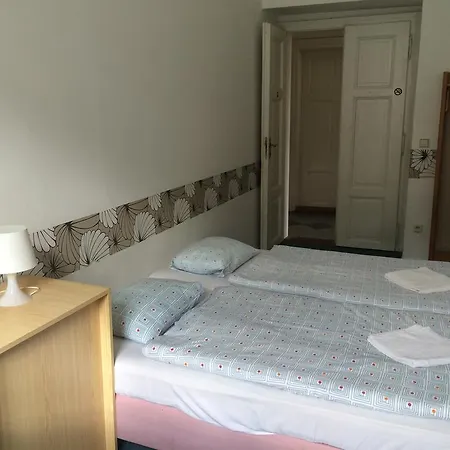 Charles Square Praga