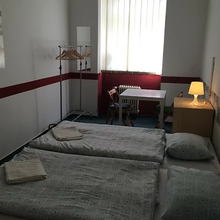 Hotel Charles Square