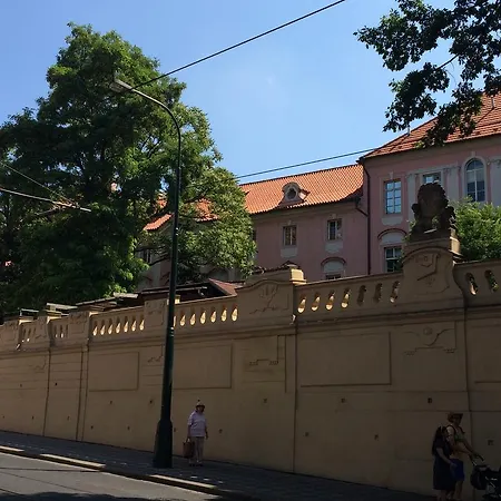 Hotel Charles Square