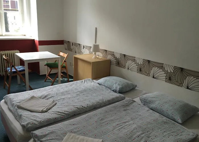 Szálloda Charles Square 3*