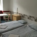 Szálloda Charles Square 3*