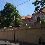 Szálloda Charles Square